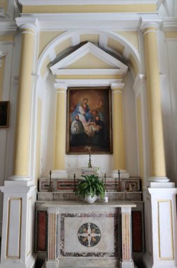 Praiano, Campania, İtalya - 2 Ekim 2022: 16. yüzyıl San Luca Evangelista Kilisesi
