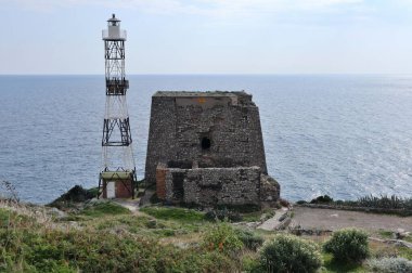 Sahip Lubrense, Campania, İtalya - 20 Mart 2022 Punta Campanella Minerva Kulesi