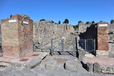 Pompeii, Campania, İtalya - 14 Ekim 2021: Via Stabiana 'dan Pompeii Arkeoloji Parkı