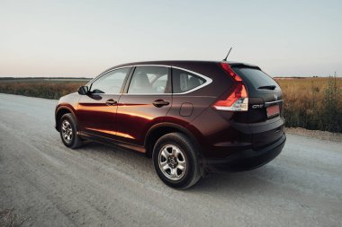 TERNOPIL, Ukrayna - 21 Temmuz 2021: Country Road 'da Honda CR-V