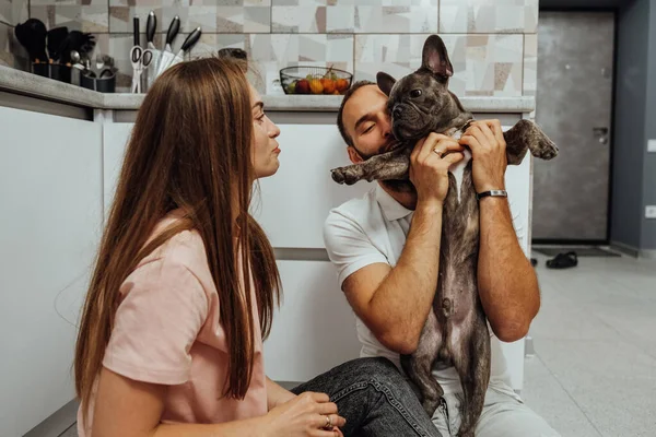 Woman Man Having Fun Time Kitchen Dog French Bulldog Family —  Fotos de Stock