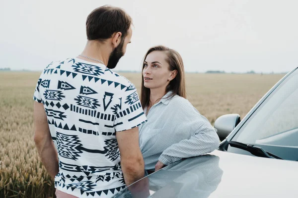 Caucasian Woman Man Having Conversation Outdoors Car Field Middle Aged — Fotografia de Stock
