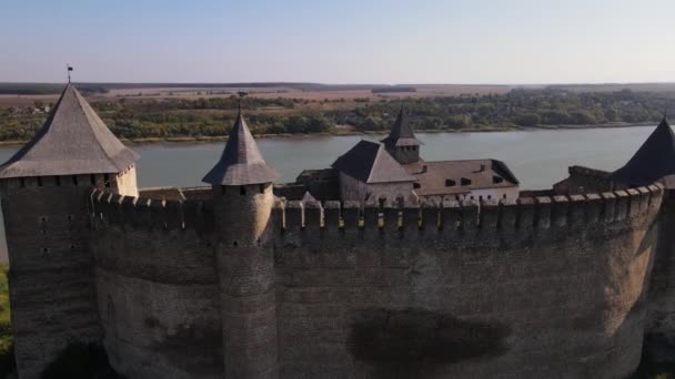 Vista Panorâmica Perto Aérea Castelo Medieval Sobrevivente Fortaleza Khotyn Ucrânia — Vídeo de Stock