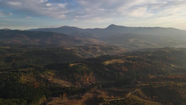 Повітряний Панорамний Вид Мальовничого Пейзажу Карпатські Гори Говерлою Петросом Горизонті — стокове відео