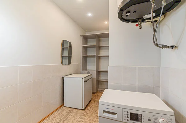 俄罗斯 莫斯科 2020年5月4日 室内公寓 现代明亮舒适的氛围 一般清洁 家居装修 准备出售房屋 昂贵的豪华设计浴室 装饰元件 — 图库照片
