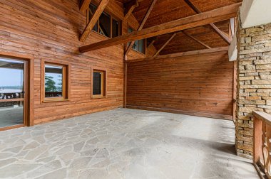 Rusya, Moskova... 08 Mayıs 2020: İç mekan dairesi modern, parlak, rahat atmosfer. Genel temizlik, ev dekorasyonu, satılık ev hazırlığı.