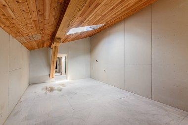 Rusya, Moskova... 08 Mayıs 2020: İç mekan dairesi modern, parlak, rahat atmosfer. Genel temizlik, ev dekorasyonu, satılık ev hazırlığı.