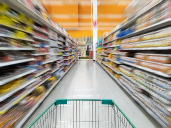 Shopping Cart Blurred Radial Effect Dessert Snack Products Alley Promotion — Stock Photo, Image