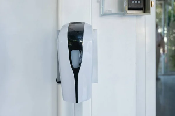 Automatic Hand Sanitizer Drop Public Place Entrance Hotel — Foto de Stock