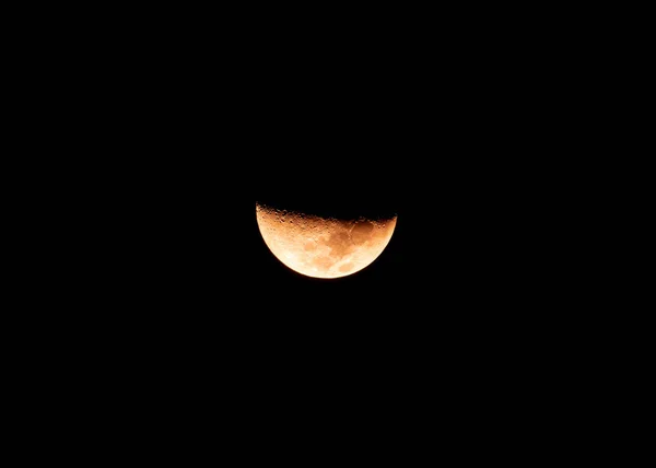 Gece Gökyüzündeki Hilal Evresinde Yarım Ayın Güzel Dokusu — Stok fotoğraf