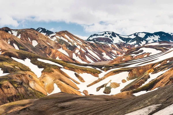Spectacular Scenery Blahnjukur Trail Volcanic Mountain Snow Covered Fjallabak Nature — Stock Fotó