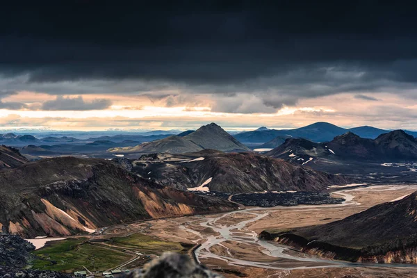 Paisagem Dramática Montanha Vulcânica Nas Terras Altas Islândia Cruzamento Rios — Fotografia de Stock