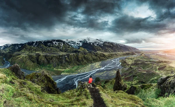 Panorama Dramatisch Uitzicht Wandelaar Staat Top Van Valahnukur Uitkijkpunt Tussen — Stockfoto