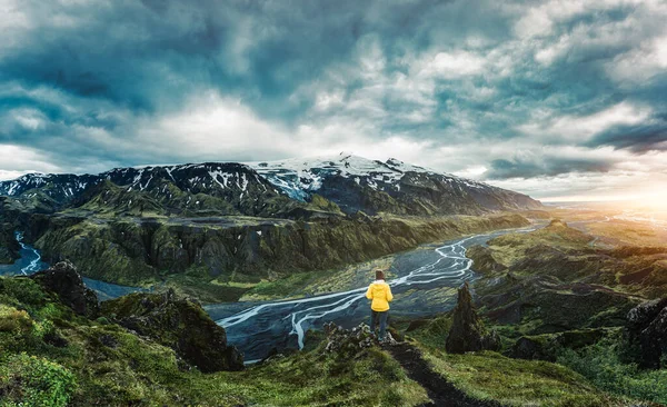 Panorama Dramatisch Uitzicht Wandelaar Staat Top Van Valahnukur Uitkijkpunt Tussen — Stockfoto