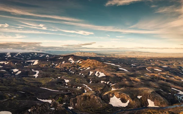 Légi Kilátás Földönkívüli Vulkanikus Lávamező Gleccser Folyó Távoli Vadonban Nyáron — Stock Fotó