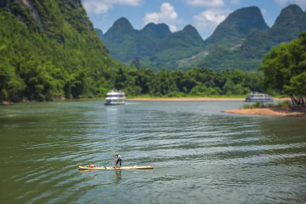 Yangshuo China August 2019 Old Fisherman Paddling Small Narrow Wooden Obraz Stockowy