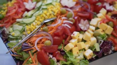 Büfe, yemek hazır.