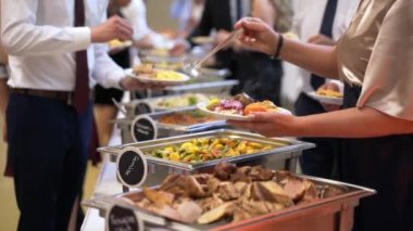 Büfe, yemek hazır.