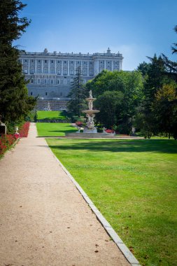 Madrid, İspanya: Kraliyet Sarayı (Palacio Real de Madrid). Fotoğraf 26 Eylül 2021.