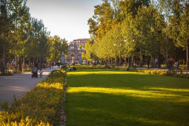 Madrid, İspanya. El Retiro Parkı (El Retiro parkı). Fotoğraf 26 Eylül 2021.
