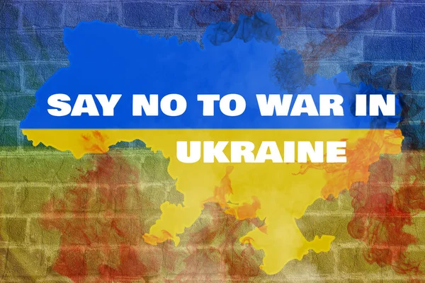 Zeg nee tegen oorlog in Oekraïne.Kaart van Oekraïne in brand als gevolg van de oorlog. De slogan en het citaat om de oorlog in Oekraïne te stoppen en de agressor Poetin te stoppen. — Stockfoto