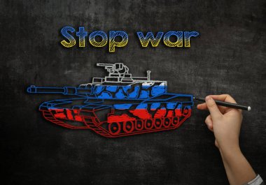  Okul yönetim kuruluna bir Rus tankı çizildi ve savaş durduruldu.
