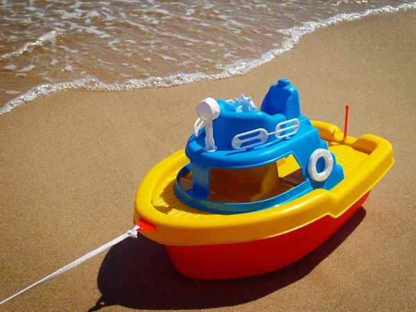 Ein Boot Sandstrand Meer — Stockfoto