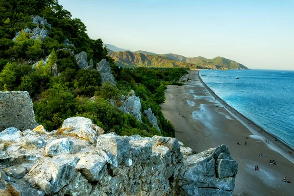 Widok Zatokę Plażę Skał Turcja Góra Tahtali Plaża Cirali — Zdjęcie stockowe