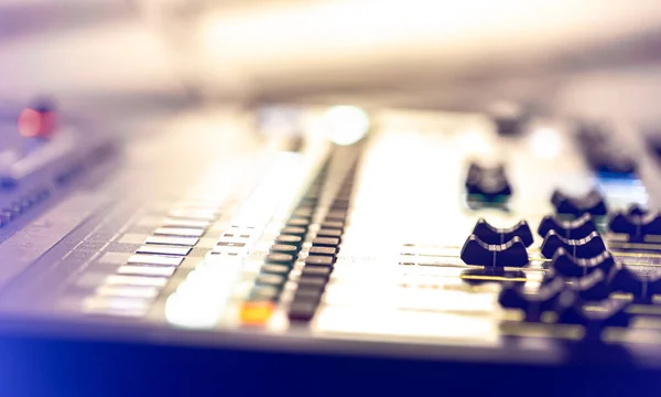 Sound Mixer Professionele Audio Mengpaneel Met Verlichting Knoppen Faders Schuifregelaars — Stockfoto