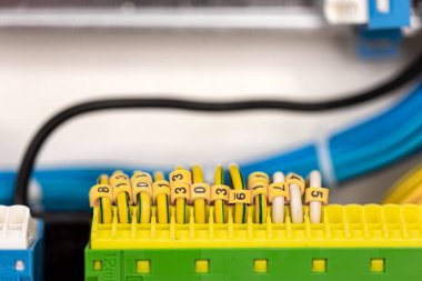 Devre kesicili elektrik santrali, kapatın..