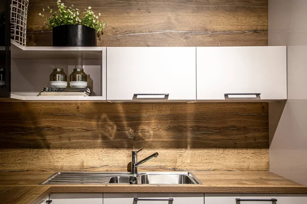 Interior Dari Dapur Modern Dengan Rincian Kayu — Stok Foto