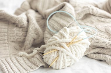 Yakın plan, örgü iplikleri, pastel renkli iplikler..