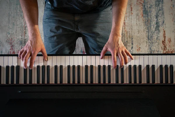Male Musician Plays Piano Top View Hands — Stock Photo, Image