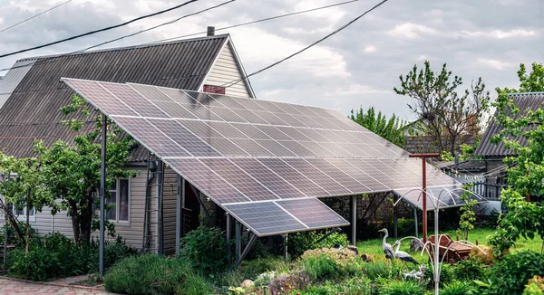 Sonnenkollektoren Auf Dem Dach Des Hauses Erneuerbare Energien Ökostrom Photovoltaik — Stockfoto