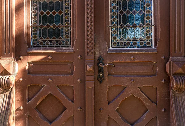 Viejas Puertas Vintage Marrones Con Vidrieras Fondo Retro — Foto de Stock