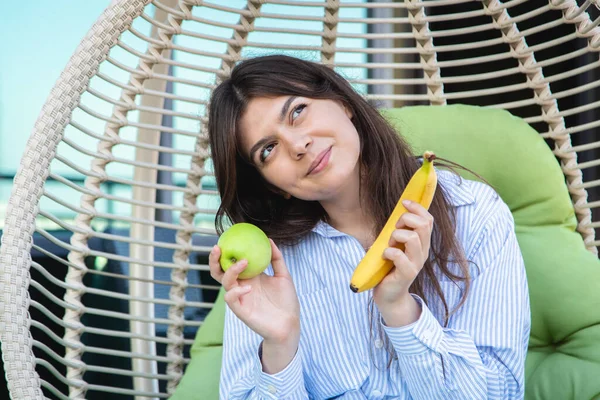 Young Woman Apple Banana Sits Hammock Diet Nutrition Concept — Foto de Stock