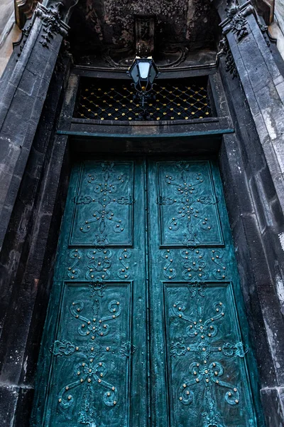 Ancient Doors Cathedral Turquoise Old Doors Classical Architecture Detail — Foto de Stock