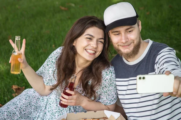 Young Man Woman Take Selfie Pizza Picnic Outdoor Recreation —  Fotos de Stock