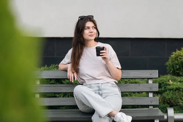 Business Young Woman Sunglasses Sits Bench Cup Coffee — Foto de Stock