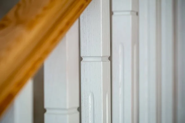 Деревянная Белая Лестница Интерьере Дома Детали Конструкции Макросъемка — стоковое фото