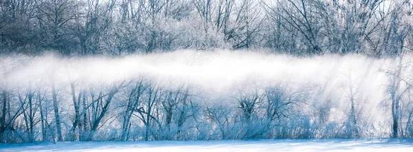 Холодный Туман Зимой Утром — стоковое фото