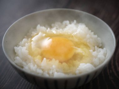 Japonya 'da çiğ yumurtalı pirinç