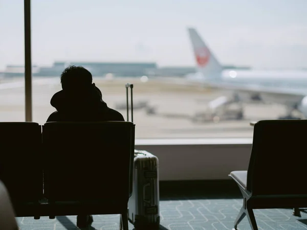 Pessoas Esperando Por Avião Aeroporto — Fotografia de Stock