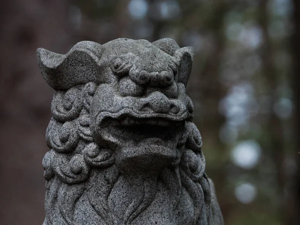 Statue Komainu Sur Sanctuaire Japonais — Photo