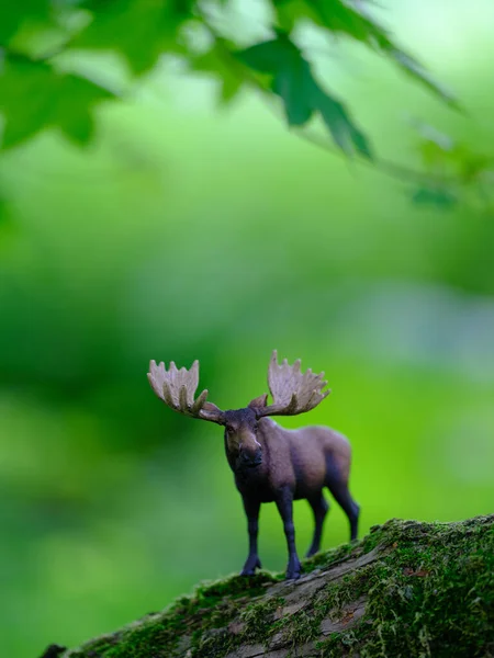 Green Forest Elk Figure — Stock Photo, Image
