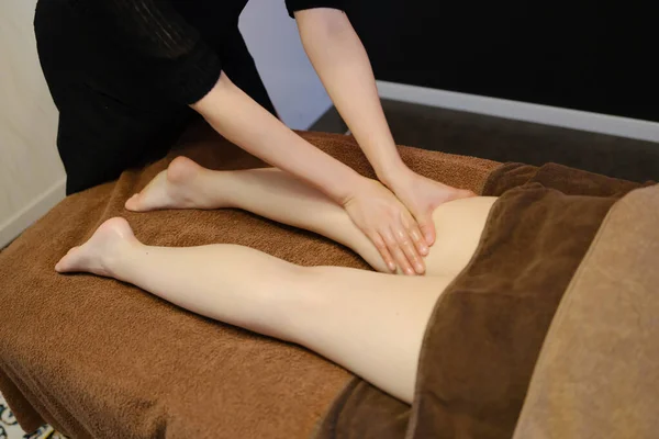 Woman Massage Foot Japan — 图库照片