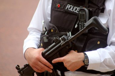 İngiliz Ateşli Silahlar Polisi Londra İngiltere 