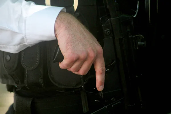 Silahlı Polis Londra Ngiltere — Stok fotoğraf