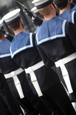 Kraliyet Donanması 'nın denizcileri Londra' da yürüyüş yapıyor.