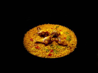 Geleneksel paella eti ve sosu